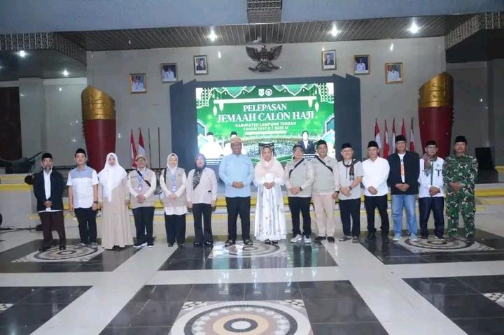 Plt Bupati Lampung Tengah Resmi Lepas 445 Jemaah Calon Haji Kloter 10